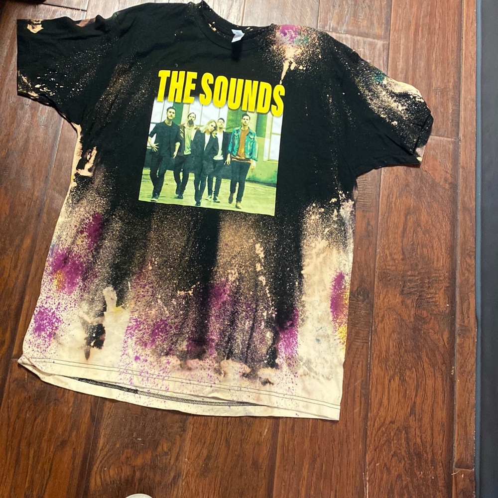 They are vintage shirts and it’s a bundle deal